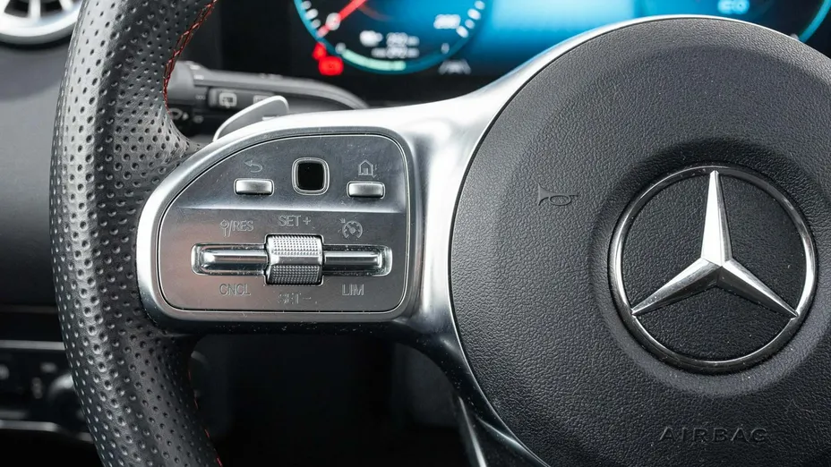 MERCEDES-BENZ EQA -