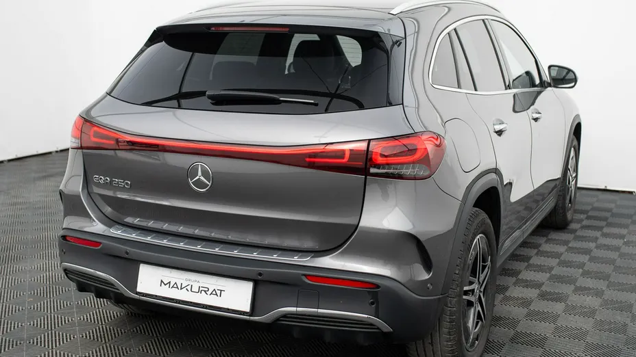 MERCEDES-BENZ EQA -