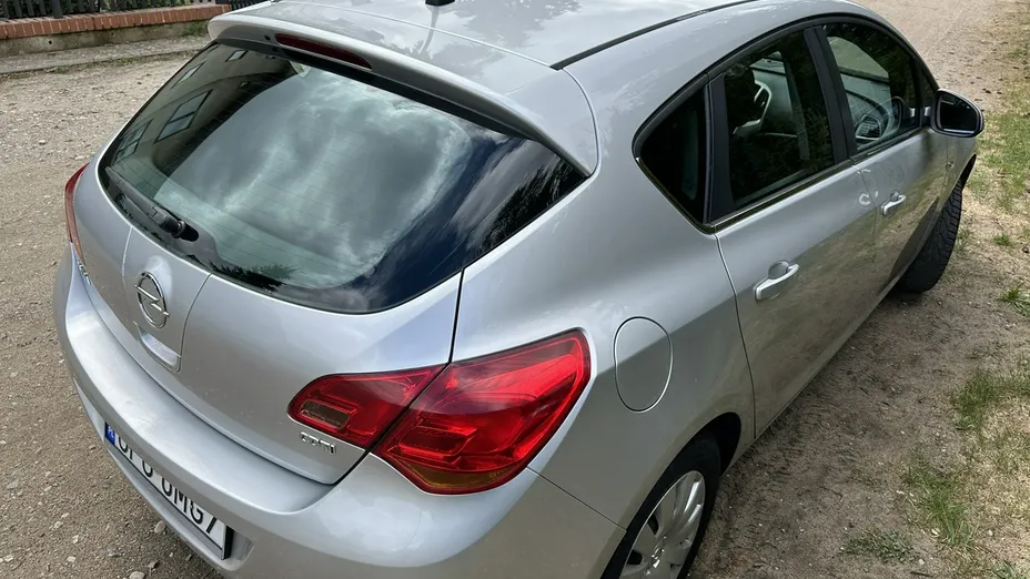 OPEL Astra -