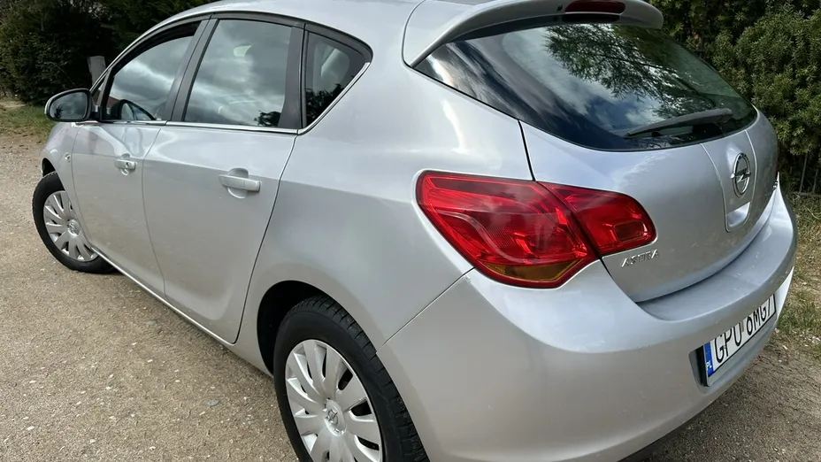 OPEL Astra -