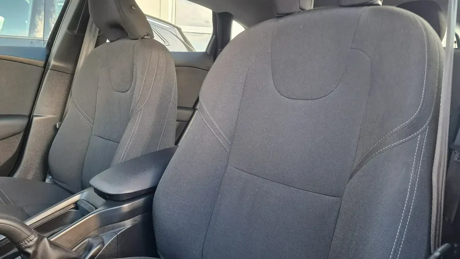 VOLVO V40 -