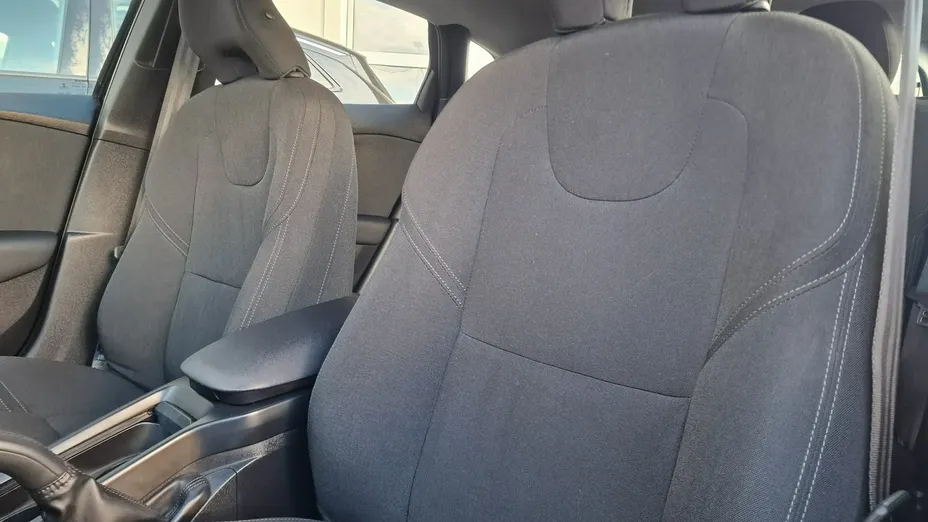 VOLVO V40 -