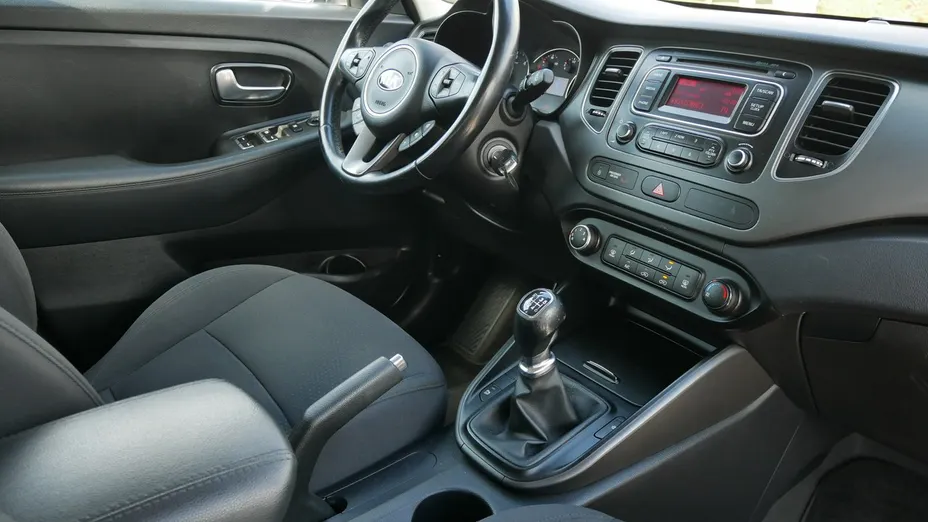 KIA Carens -