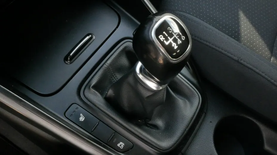KIA Carens -