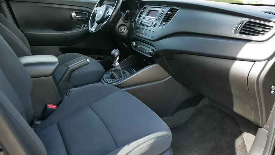 KIA Carens -