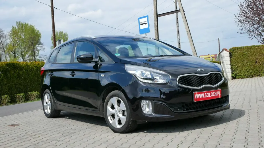 KIA Carens -