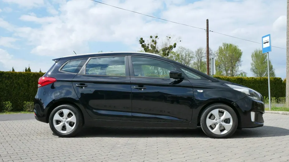 KIA Carens -