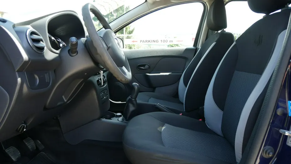 DACIA Logan -