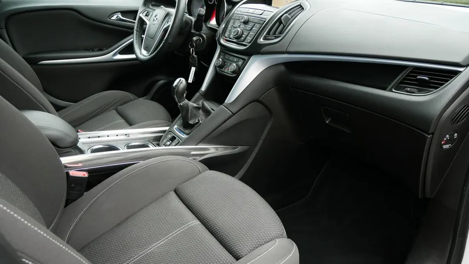 OPEL Zafira -
