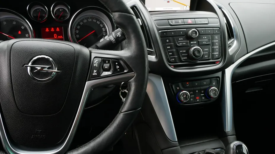 OPEL Zafira -