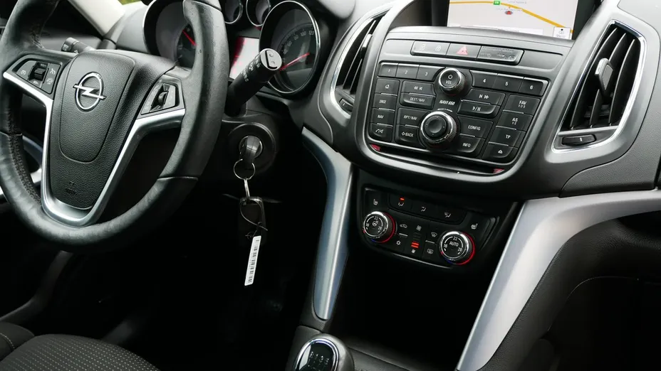 OPEL Zafira -