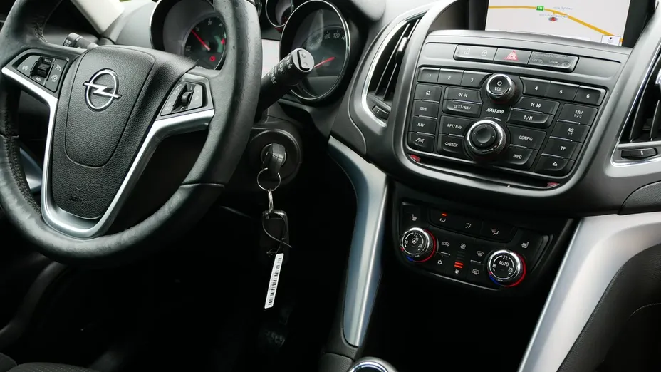 OPEL Zafira -
