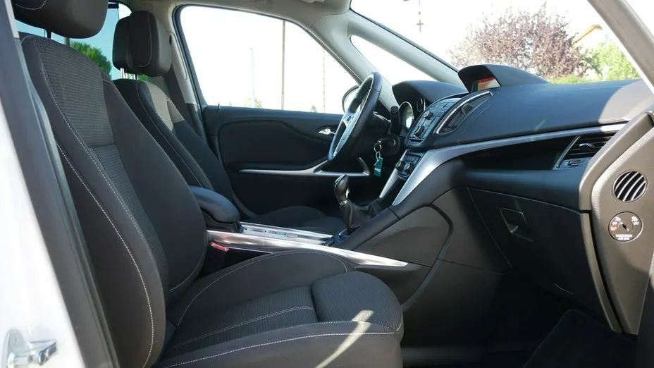 OPEL Zafira -