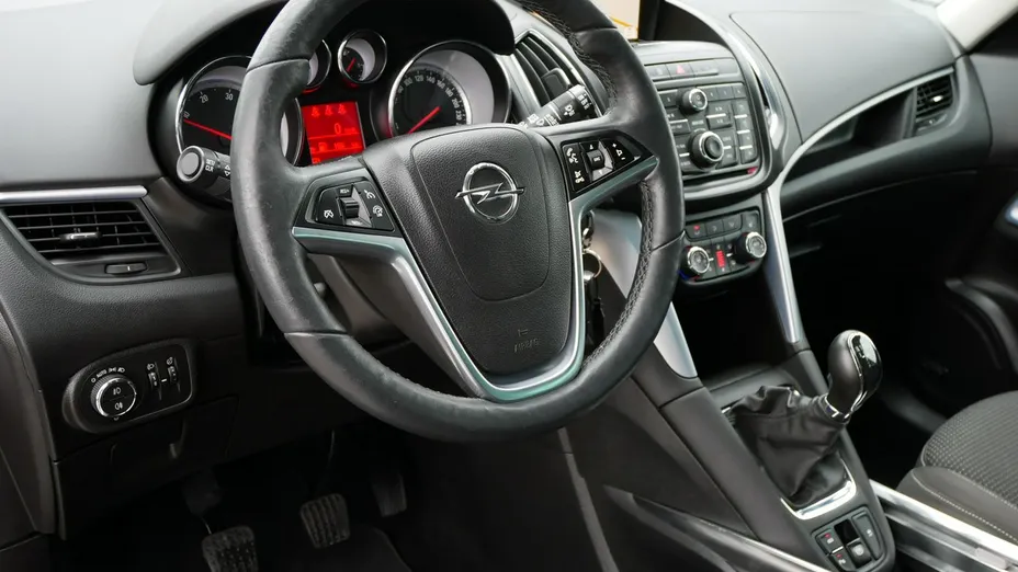 OPEL Zafira -