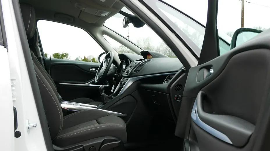 OPEL Zafira -