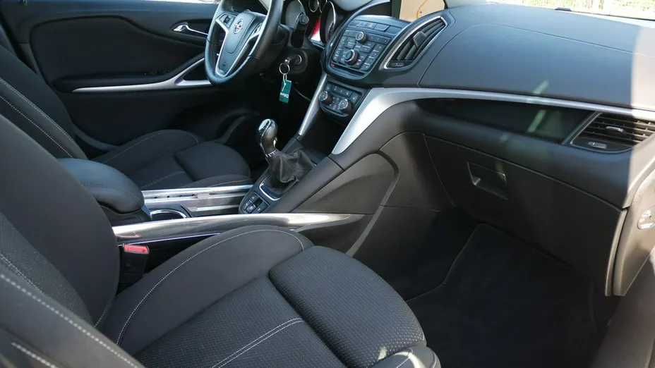 OPEL Zafira -
