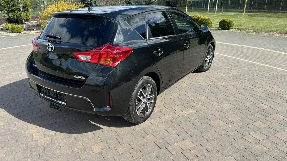 TOYOTA Auris -