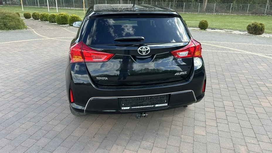 TOYOTA Auris -