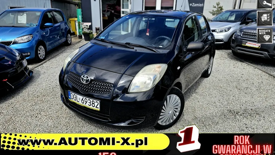 TOYOTA Yaris -
