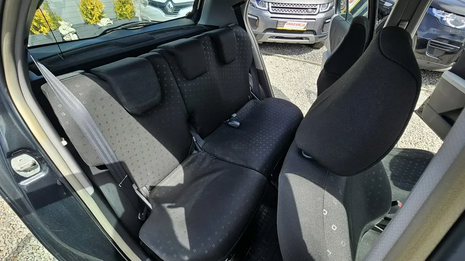 TOYOTA Yaris -