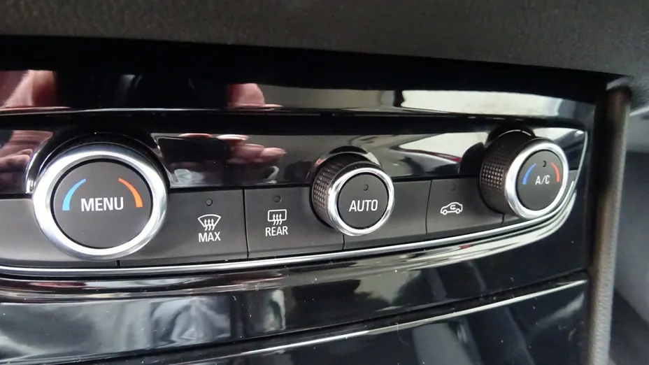 OPEL Grandland X -