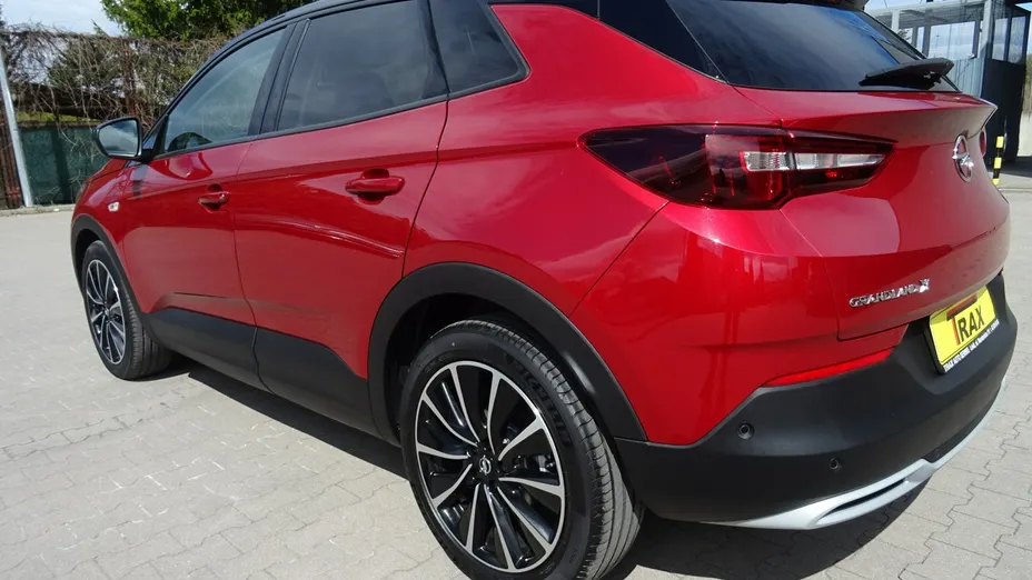 OPEL Grandland X -
