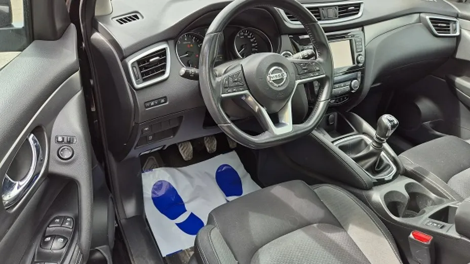 NISSAN Qashqai -
