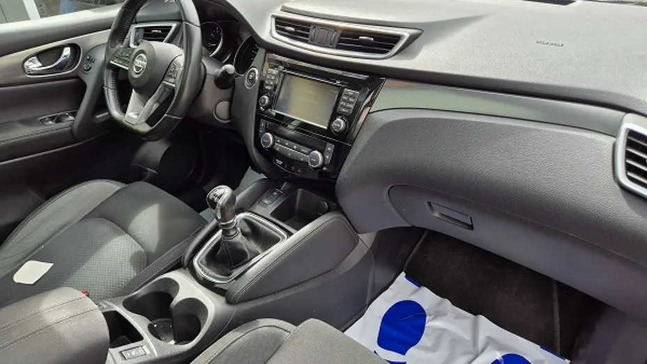 NISSAN Qashqai -