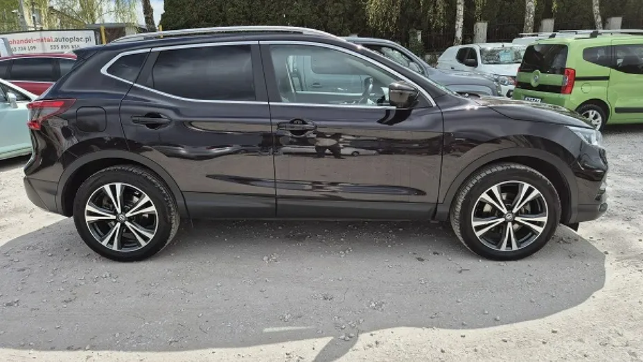 NISSAN Qashqai -