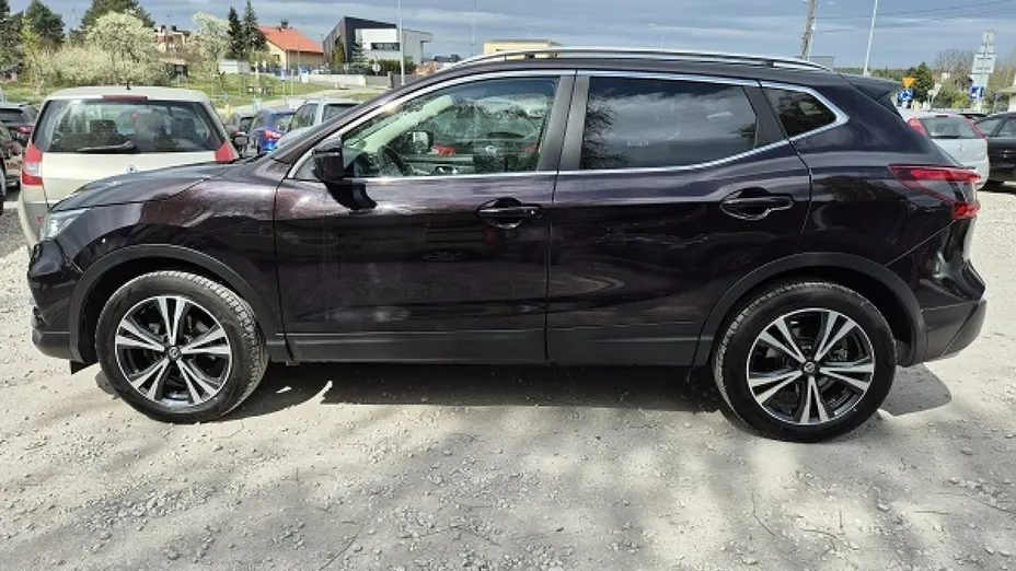 NISSAN Qashqai -