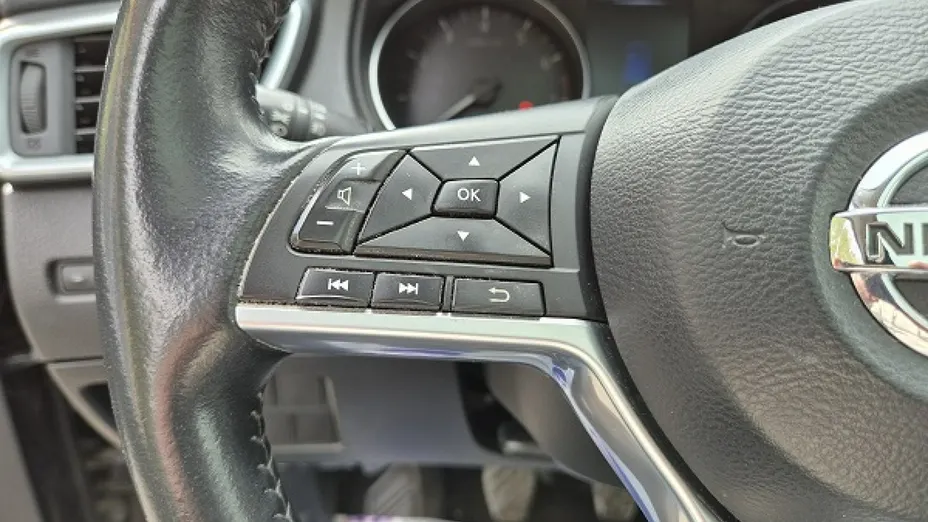 NISSAN Qashqai -