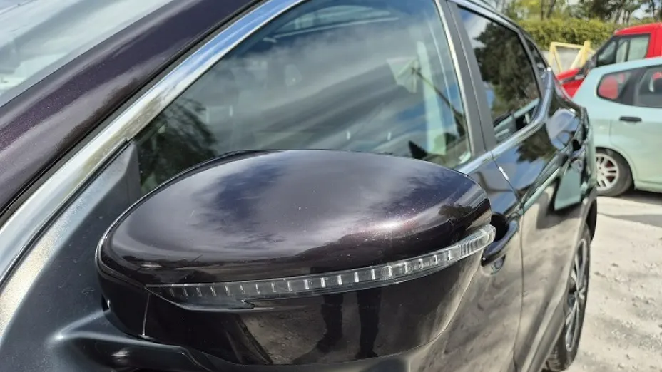 NISSAN Qashqai -