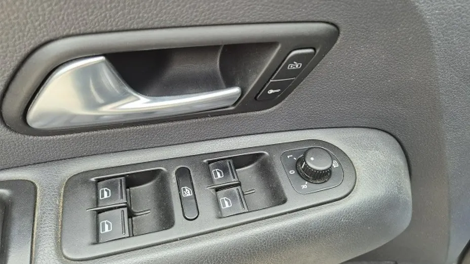 VOLKSWAGEN Amarok -