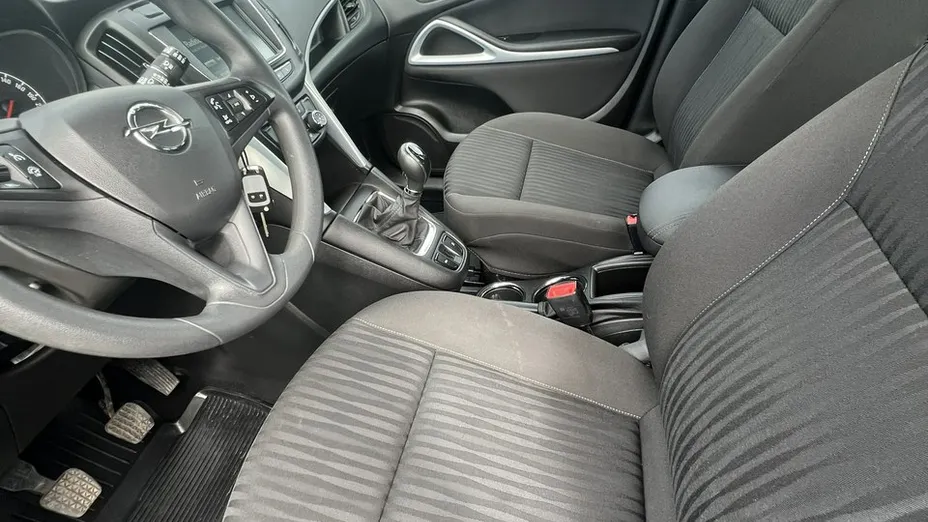 OPEL Zafira -