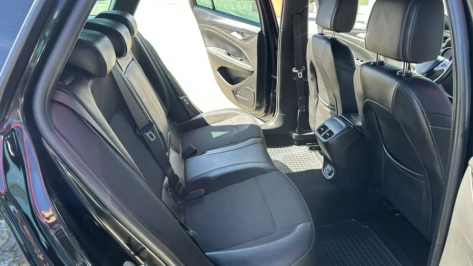 OPEL Insignia -