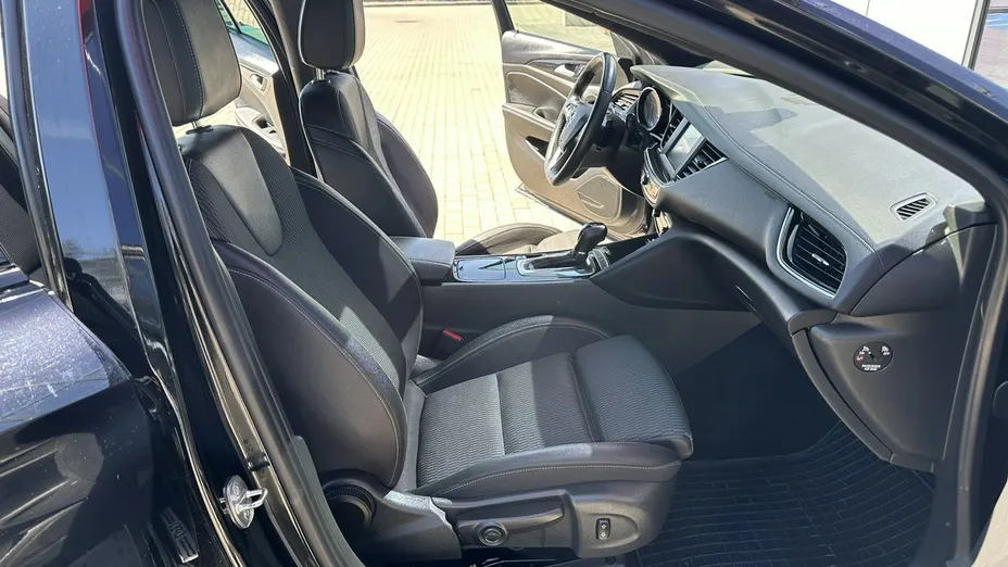 OPEL Insignia -