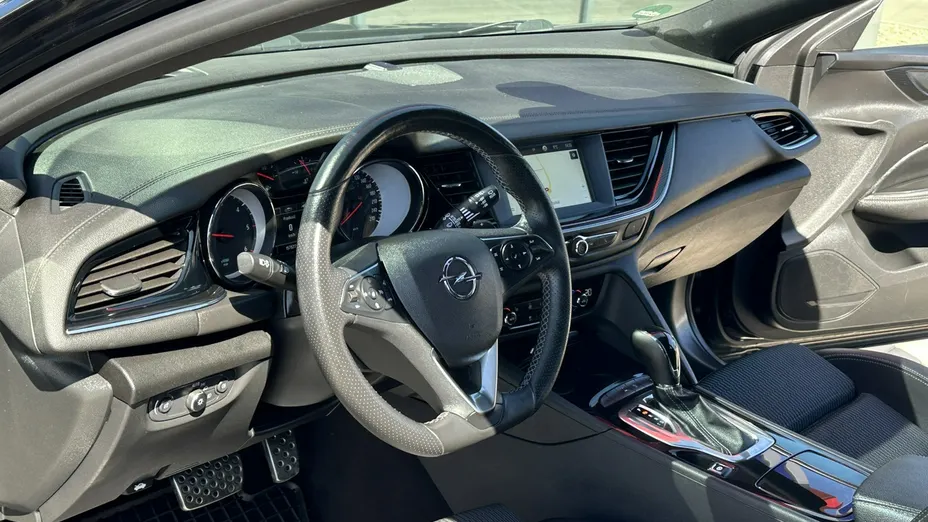 OPEL Insignia -