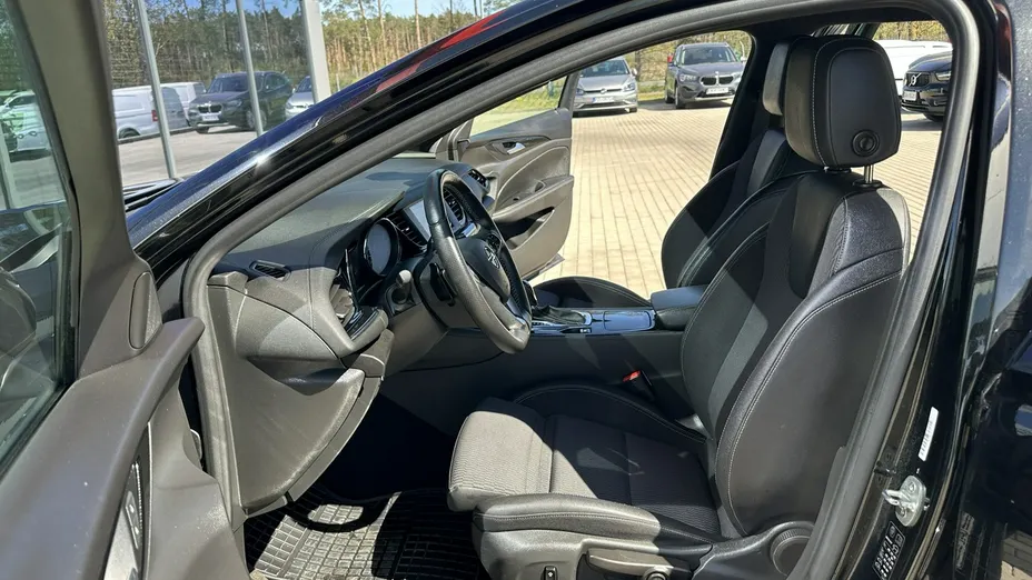 OPEL Insignia -