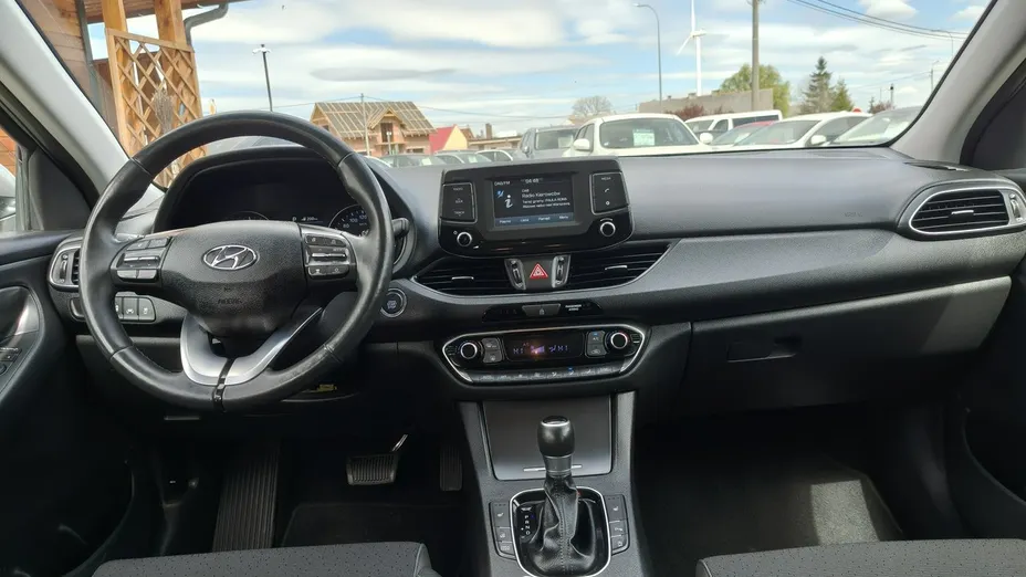HYUNDAI i30 -