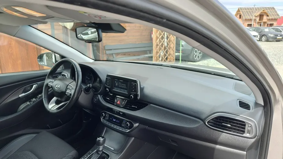 HYUNDAI i30 -