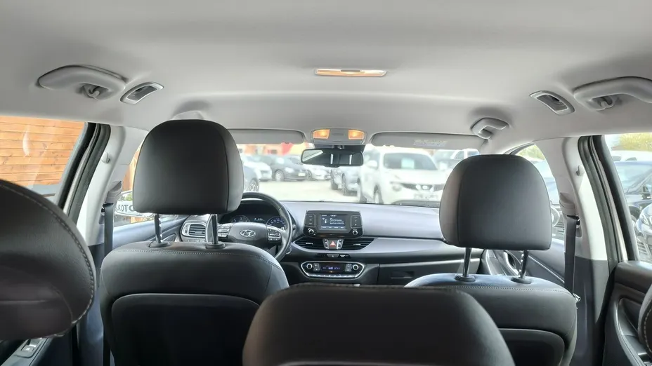 HYUNDAI i30 -