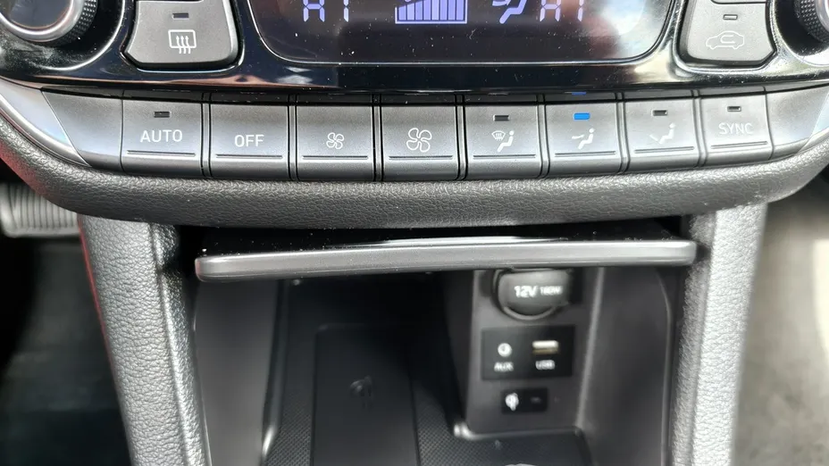 HYUNDAI i30 -