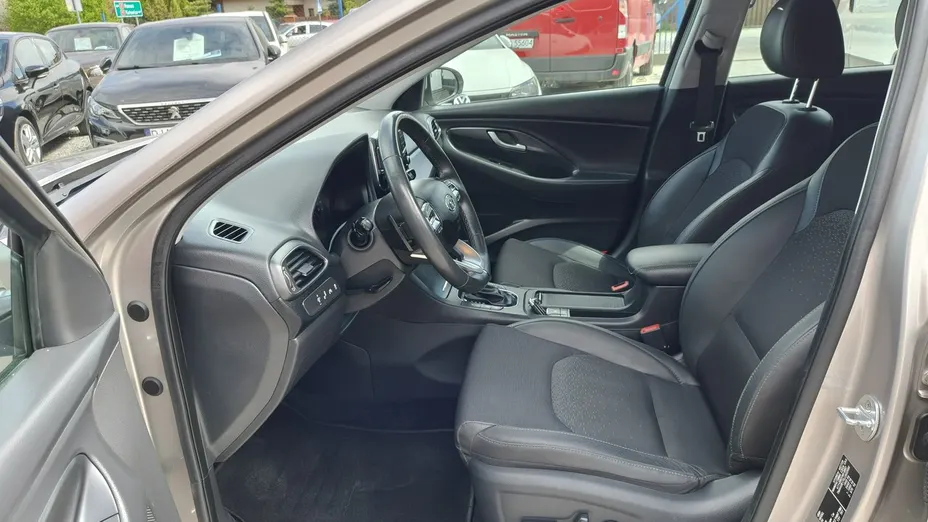 HYUNDAI i30 -