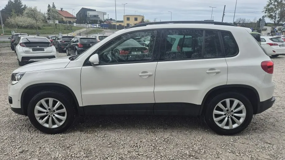 VOLKSWAGEN Tiguan -
