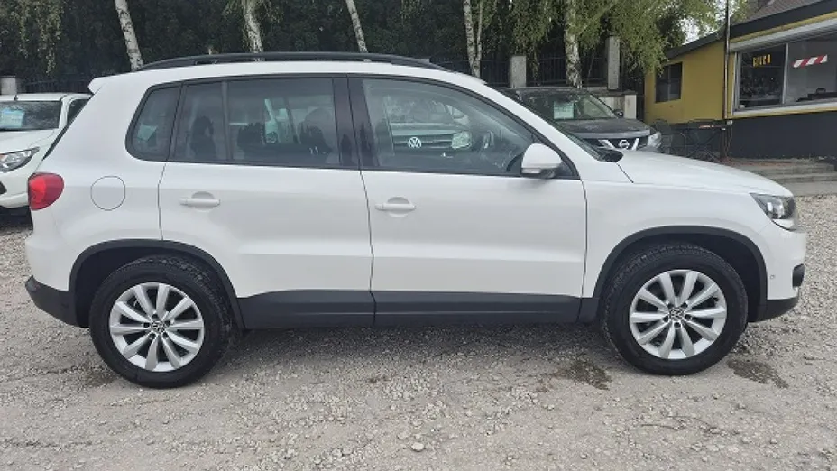 VOLKSWAGEN Tiguan -