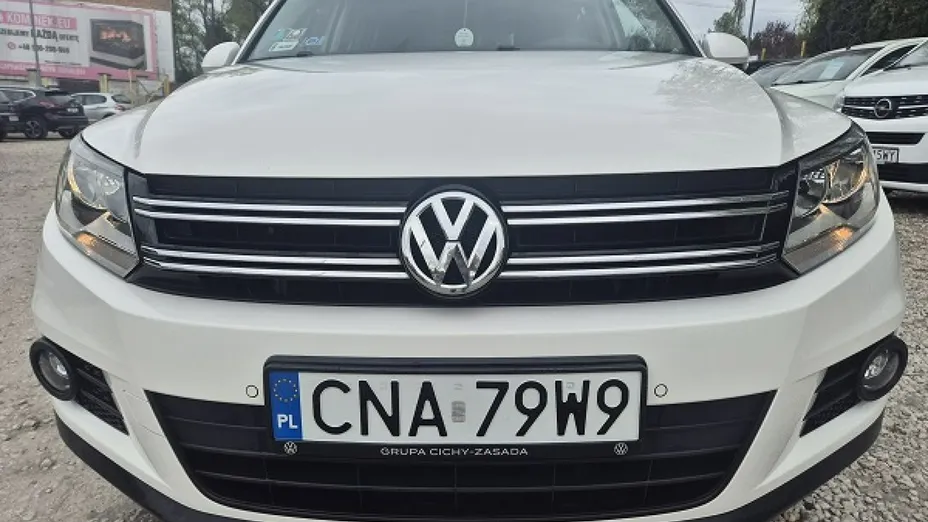 VOLKSWAGEN Tiguan -