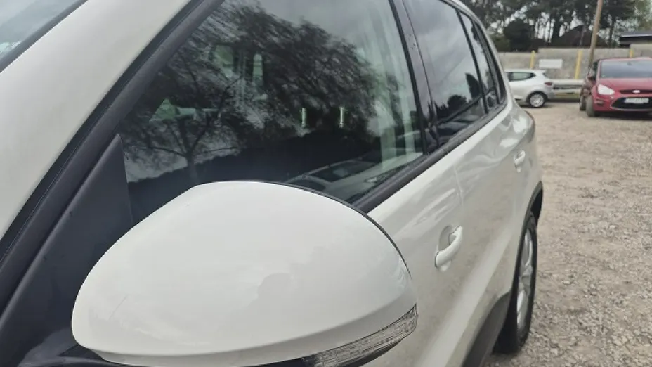 VOLKSWAGEN Tiguan -