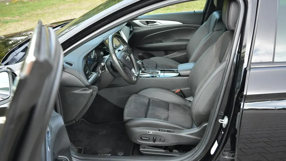 OPEL Insignia -
