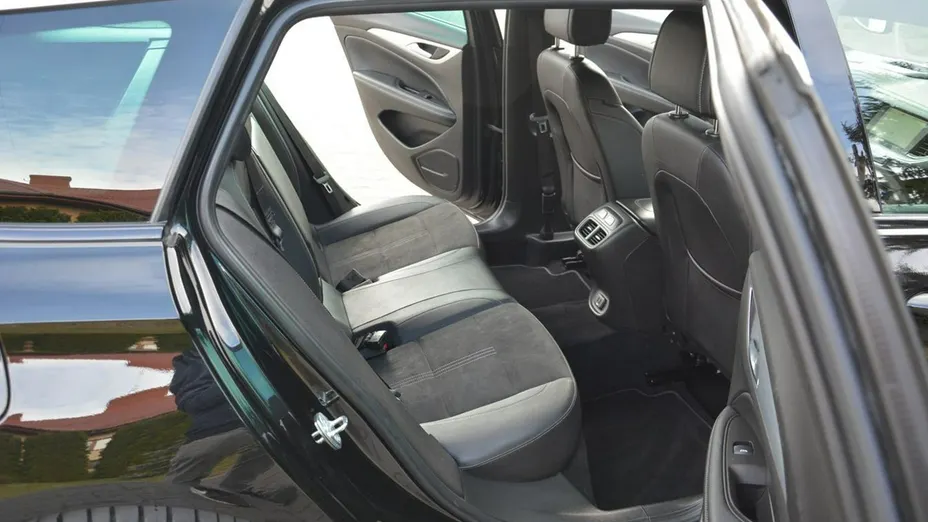OPEL Insignia -