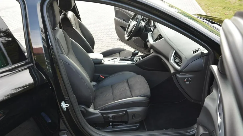OPEL Insignia -